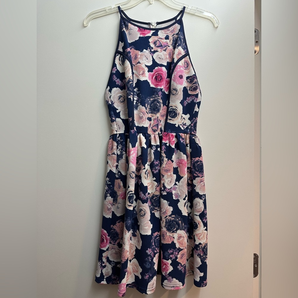 Design Lab Lord & Taylor Floral Dress Size M